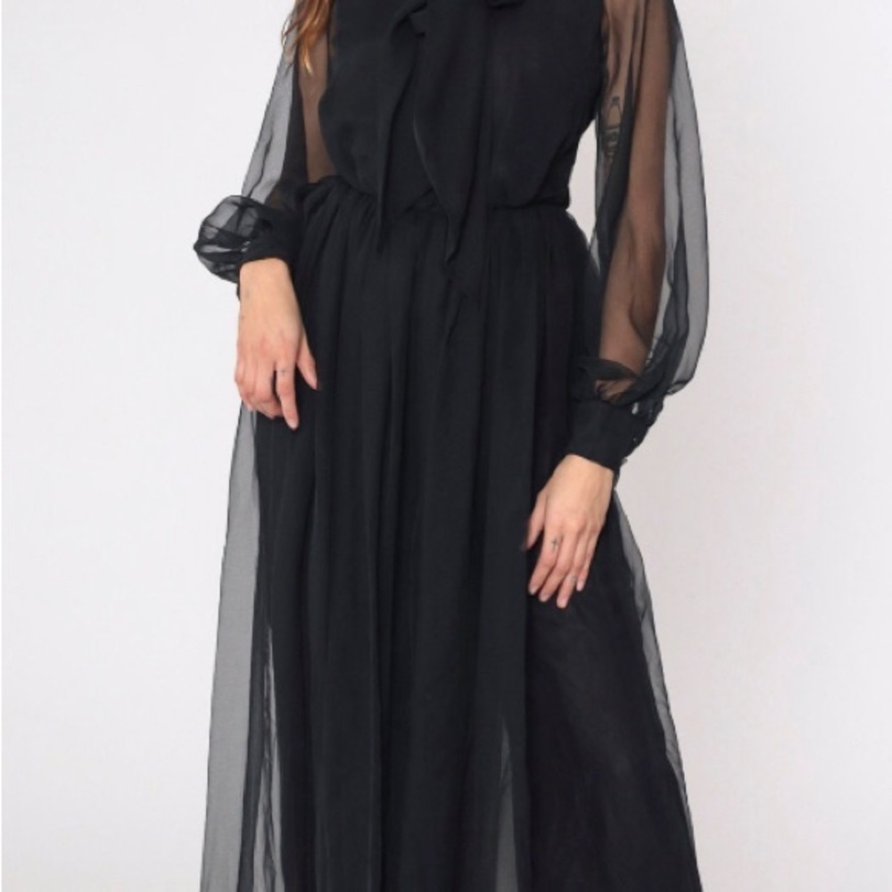 Elegant Black Women's 1970s Long sleeved jumpsuit